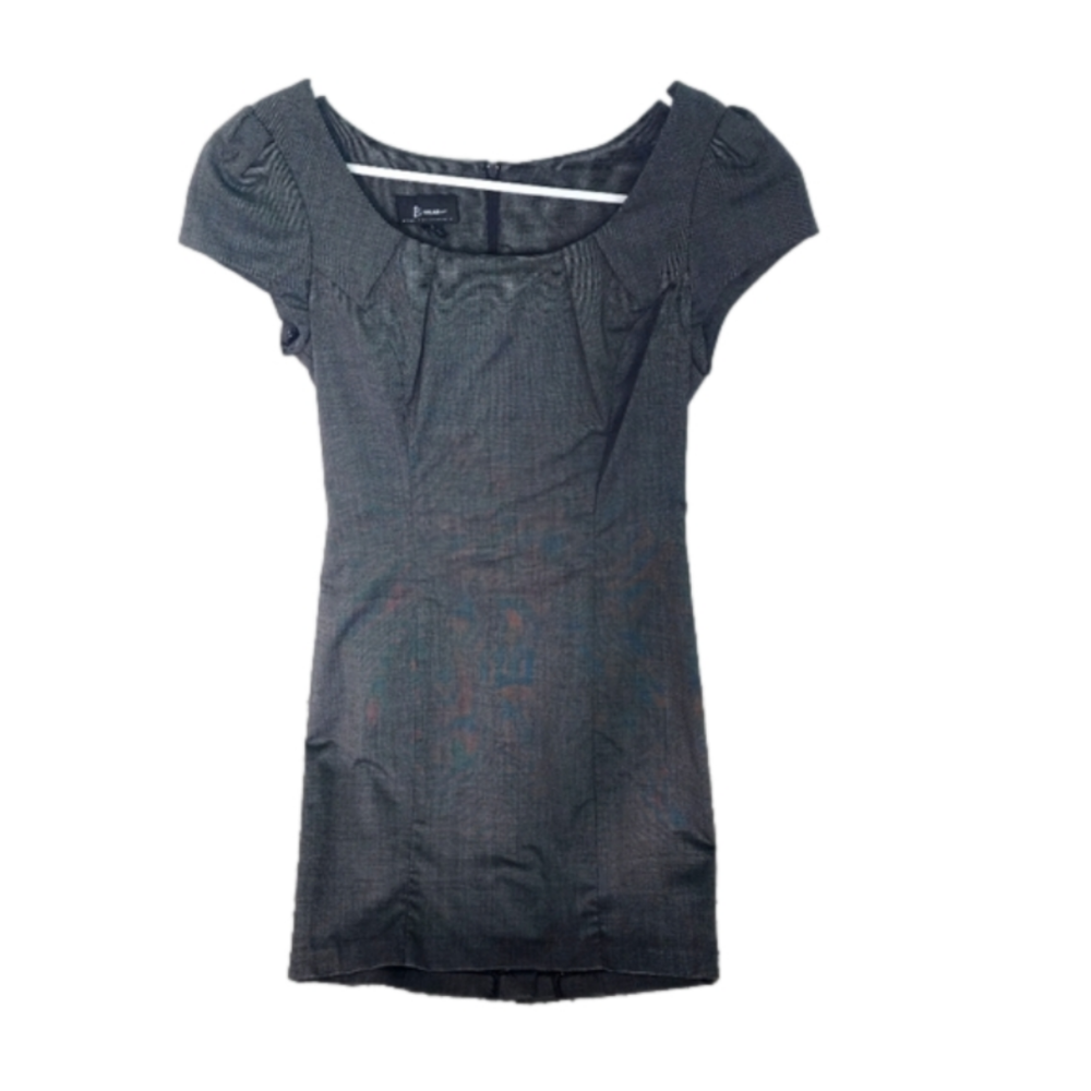 Gray short sleeve womans dress, scoop neck, B Wear too, Size 3
